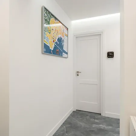 La Maison Di Tina 4* נאפולי