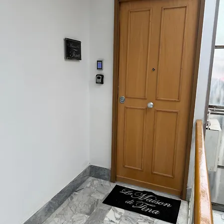 La Maison Di Tina בית הארחה נאפולי