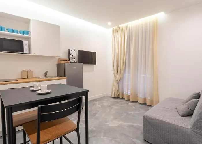 La Maison Di Tina Неаполь