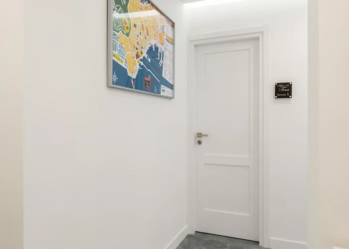 La Maison Di Tina 4* Неаполь